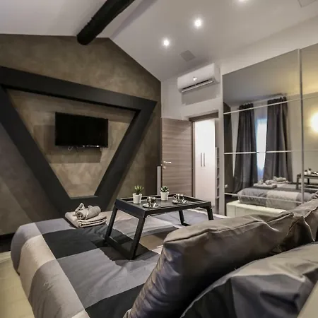 Daire Stylish Near Duomo Milano
