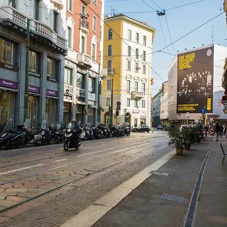 Lägenhet Stylish Near Duomo Milano